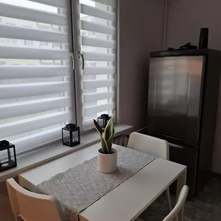 Apartment Apartament Z Balkonem Na Parterze W Bloku 3 Pietrowym *
